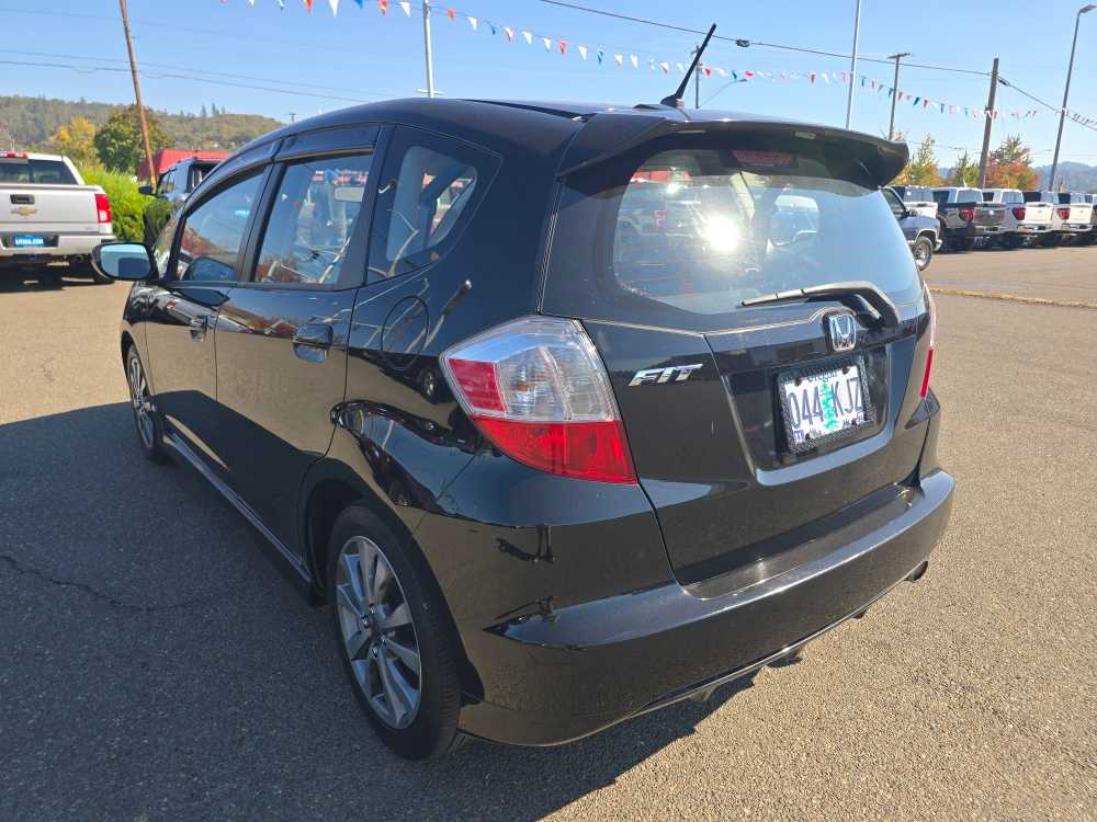 Used 2013 Honda Fit Sport with VIN JHMGE8H5XDC036392 for sale in Roseburg, OR