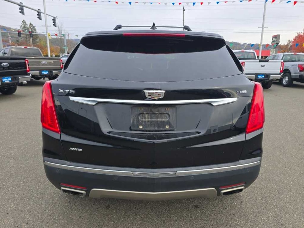 Used 2017 CADILLAC XT5 Platinum AWD SUV