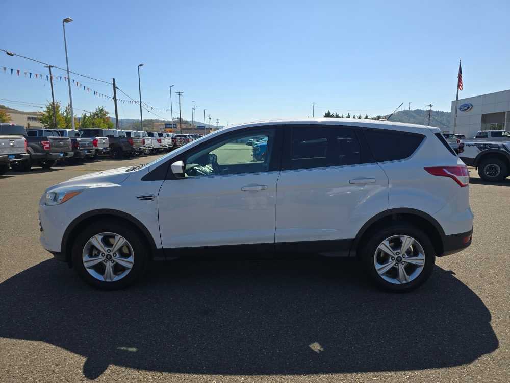 Used 2016 Ford Escape SE with VIN 1FMCU9G91GUB59778 for sale in Roseburg, OR