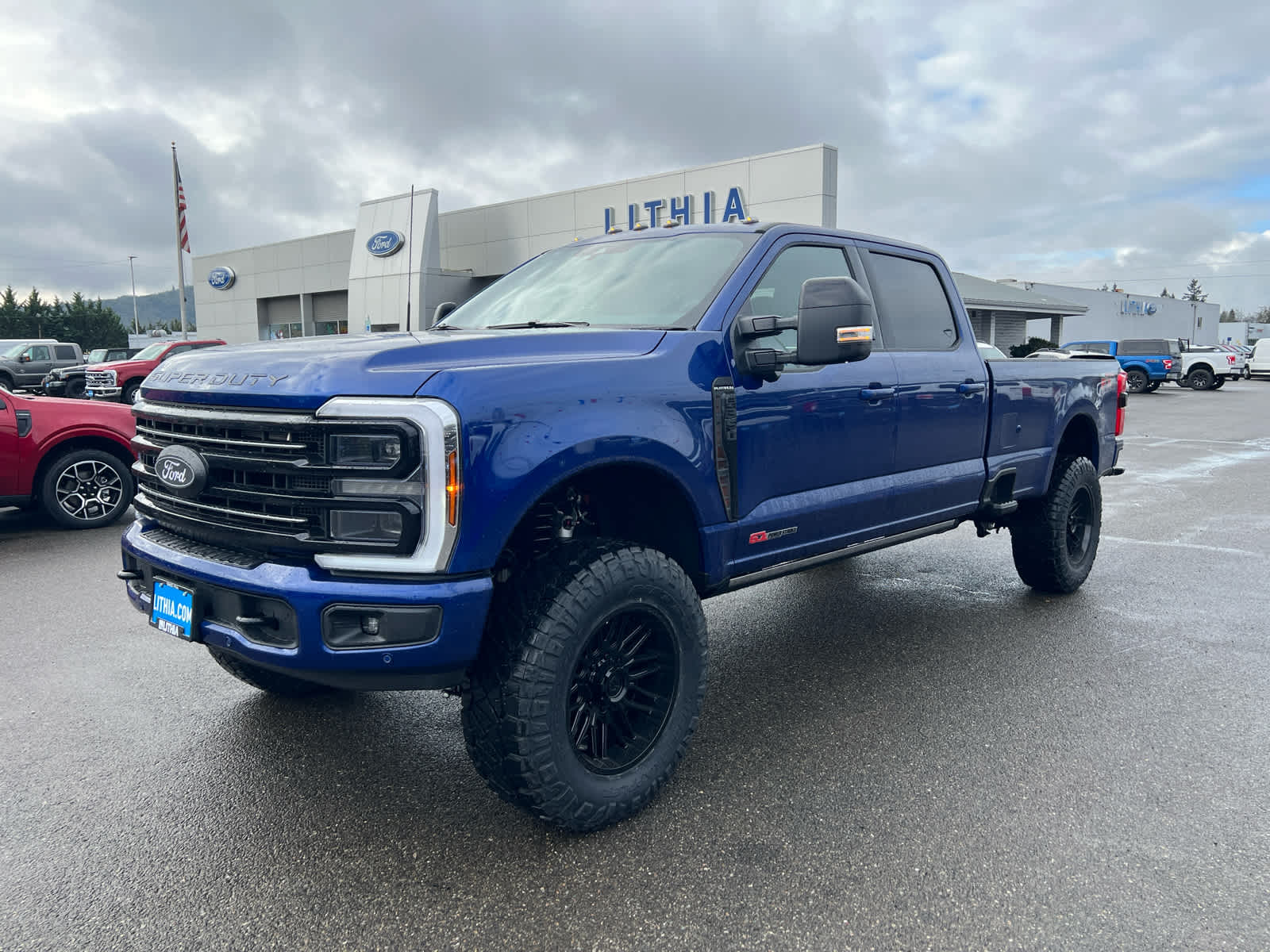 2026 Ford F-350 Super Duty Platinum's photo