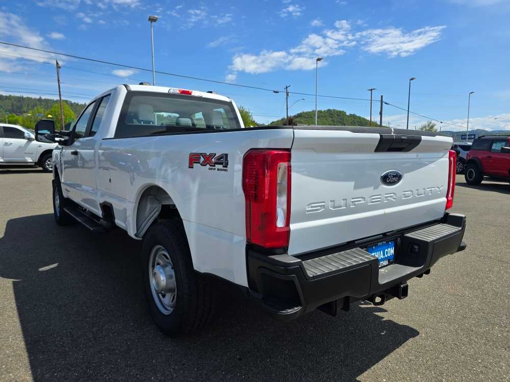 2025 Ford F-350 XL photo 3