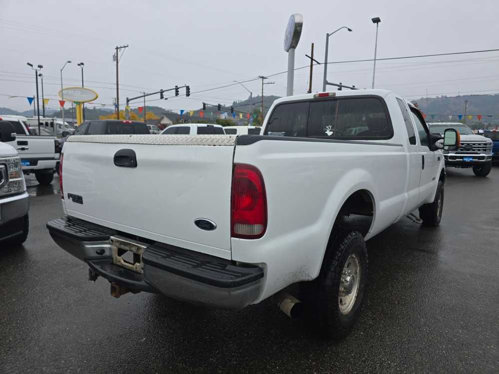 2004 Ford F-350 XLT photo 3