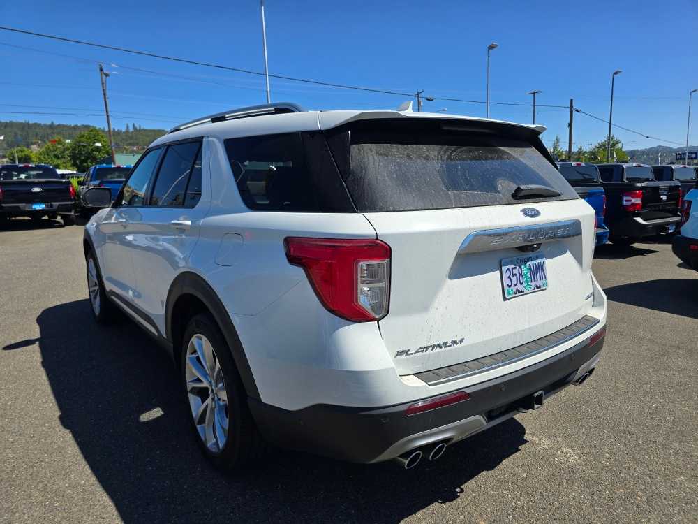 2022 Ford Explorer Platinum photo 2