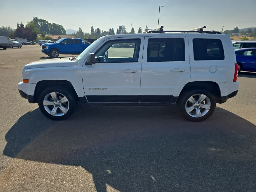 Used 2016 Jeep Patriot Latitude with VIN 1C4NJRFB9GD608330 for sale in Roseburg, OR