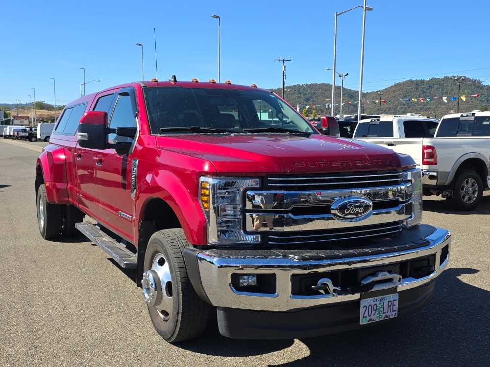 2019 Ford F-350 Lariat photo 4
