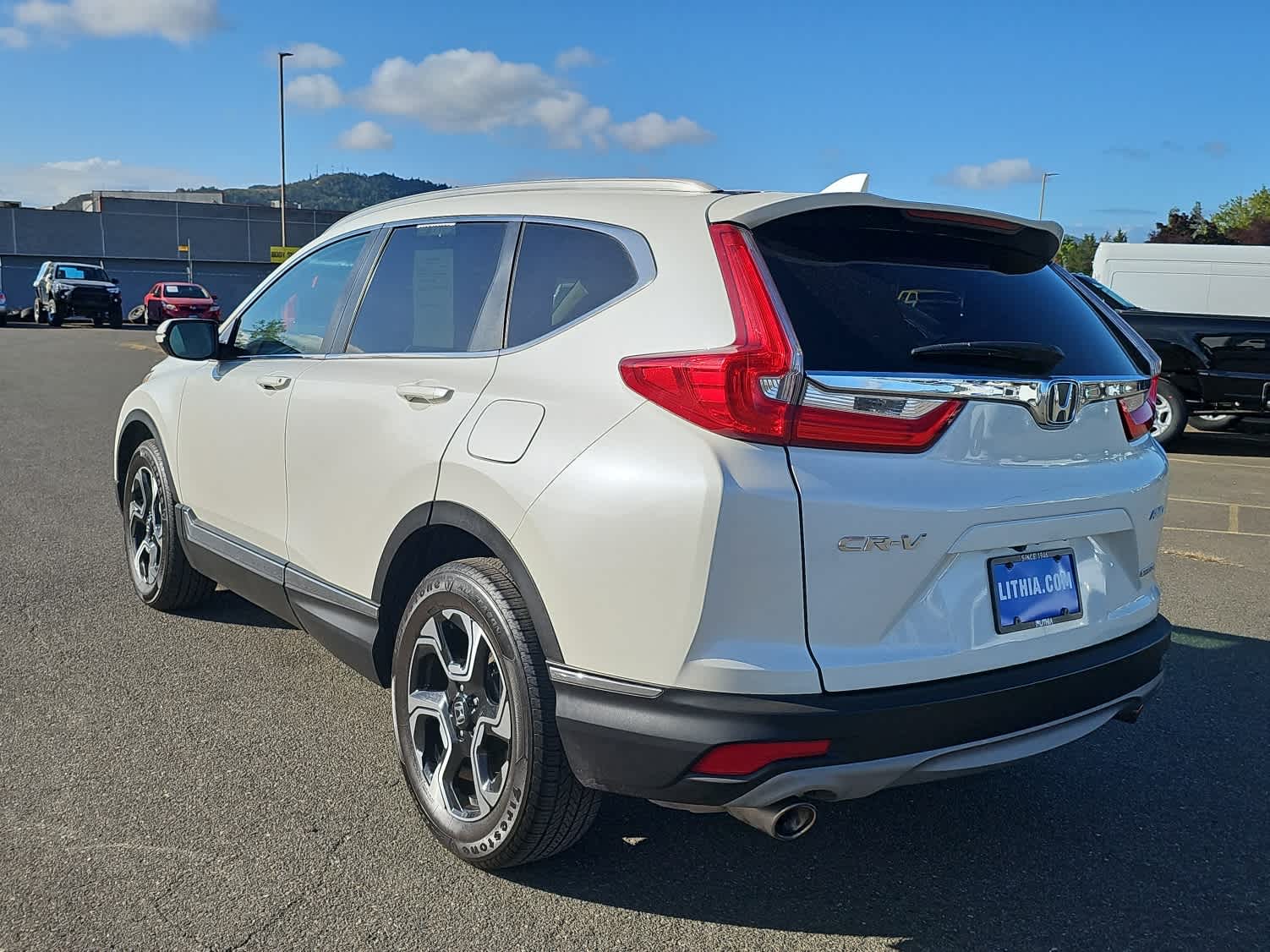 2018 Honda CR-V Touring photo 3