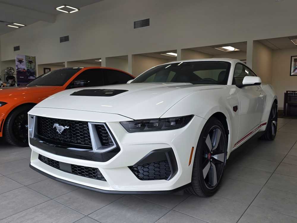 2025 Ford Mustang Coupe 