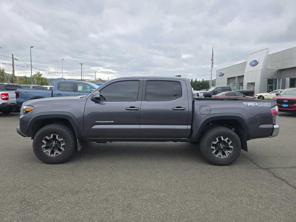 2022 Toyota Tacoma TRD Double Cab photo 2