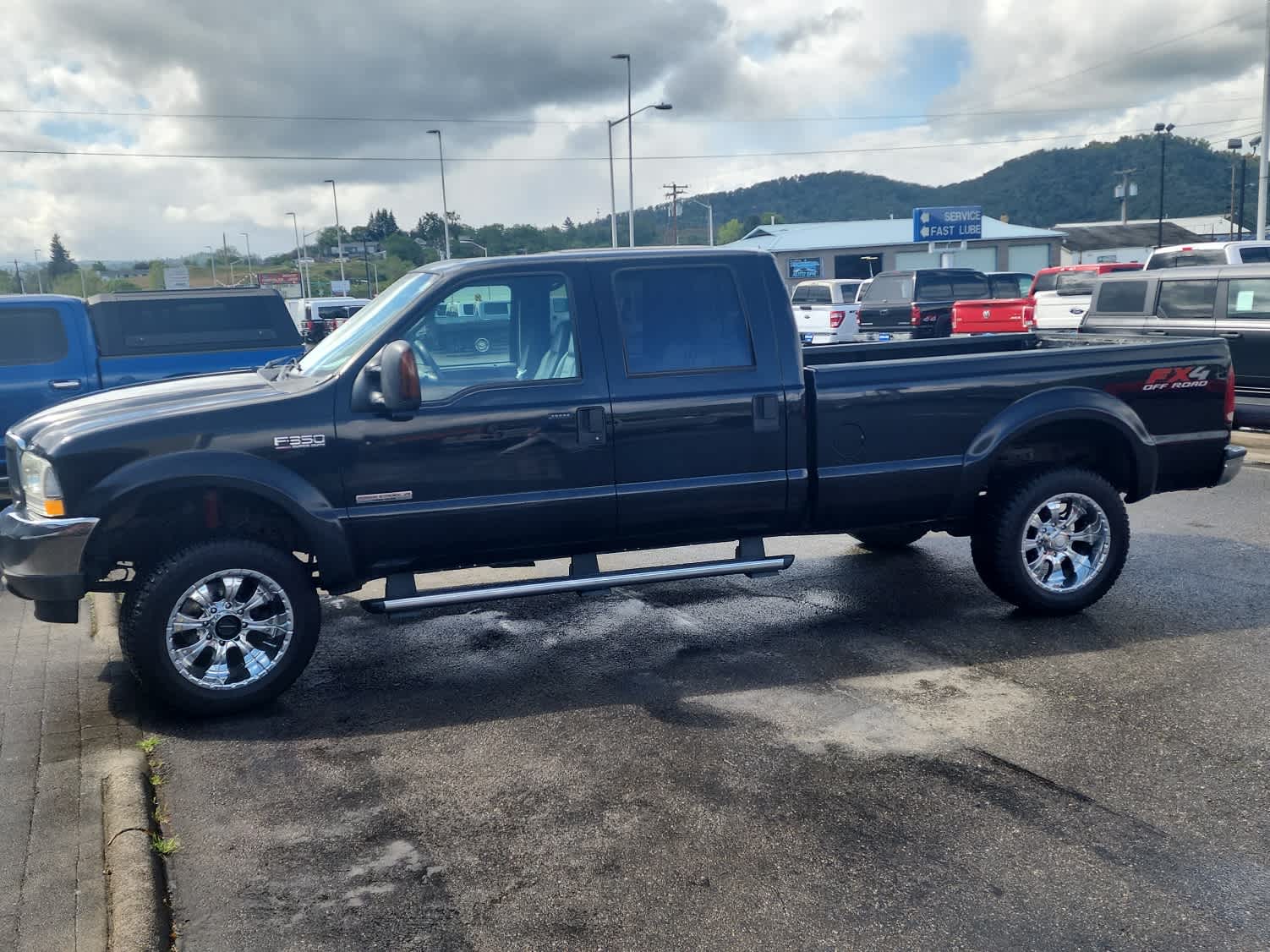 Used 2004 Ford F-350 Super Duty Lariat with VIN 1FTSW31P24ED75644 for sale in Roseburg, OR