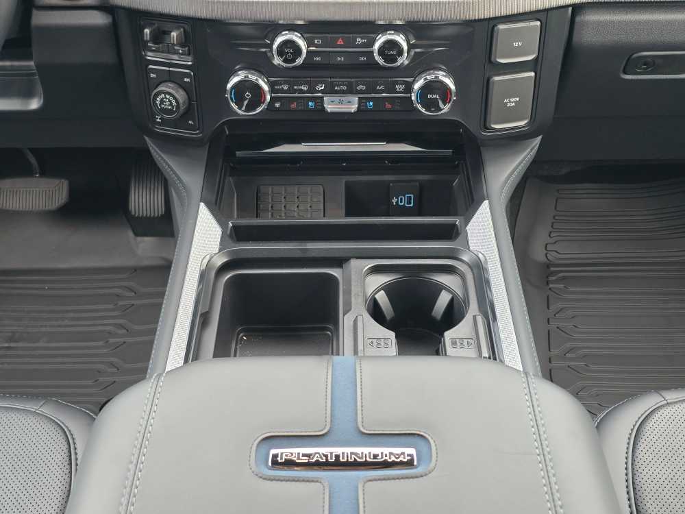 2026 Ford F-350 Super Duty Platinum - Photo 13