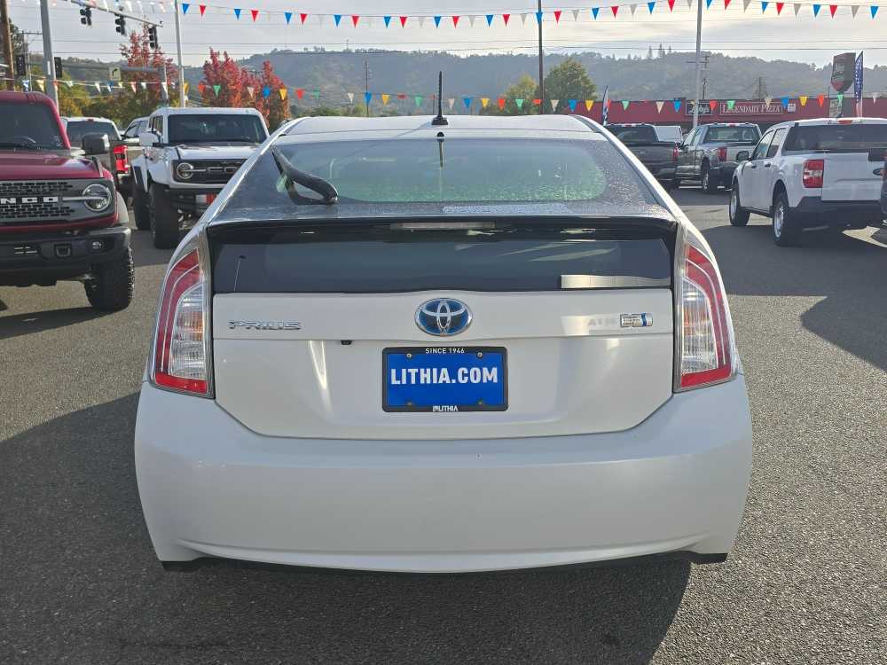 2013 Toyota Prius Three photo 4