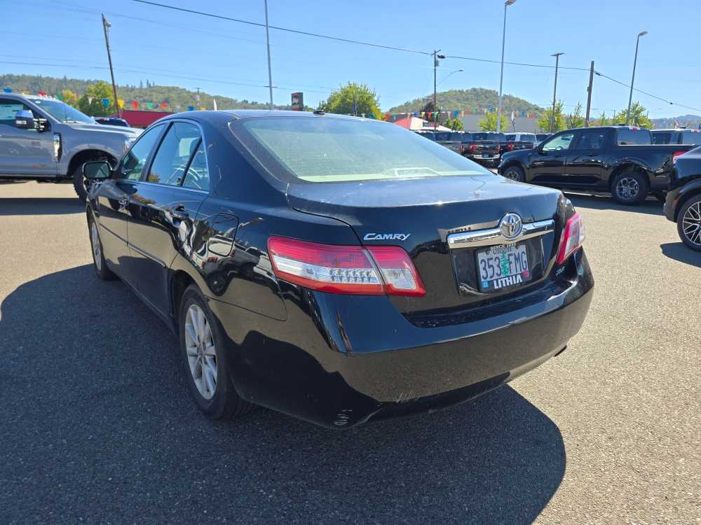 2011 Toyota Camry XLE photo 2