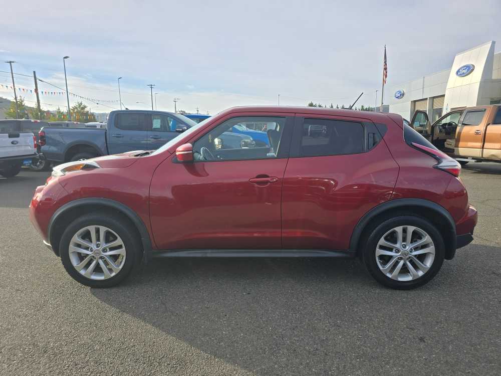 2015 Nissan Juke SV photo 2