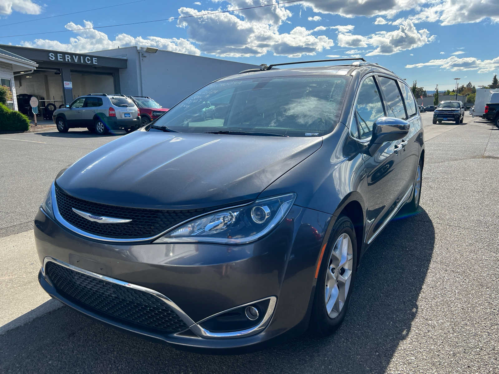 Used 2020 Chrysler Pacifica Limited with VIN 2C4RC1GG8LR171810 for sale in Roseburg, OR