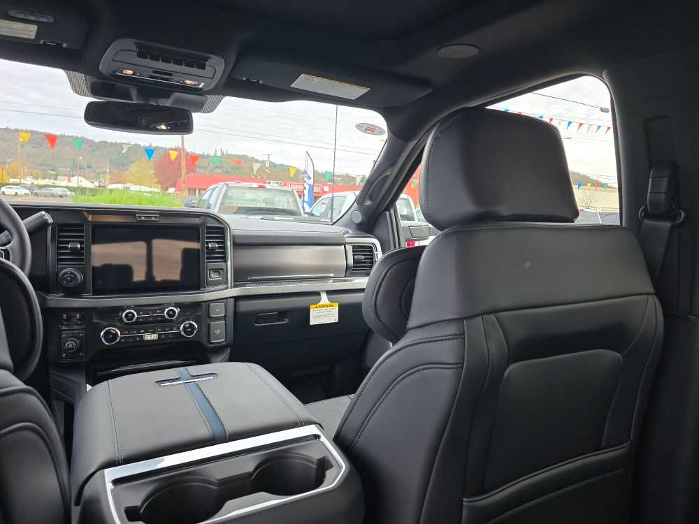 2026 Ford F-350 Super Duty Platinum - Photo 14