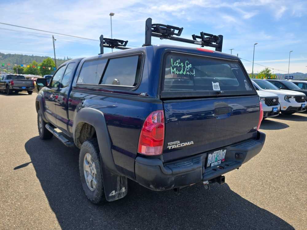 Used 2007 Toyota Tacoma Base with VIN 5TEUU42N27Z452631 for sale in Roseburg, OR