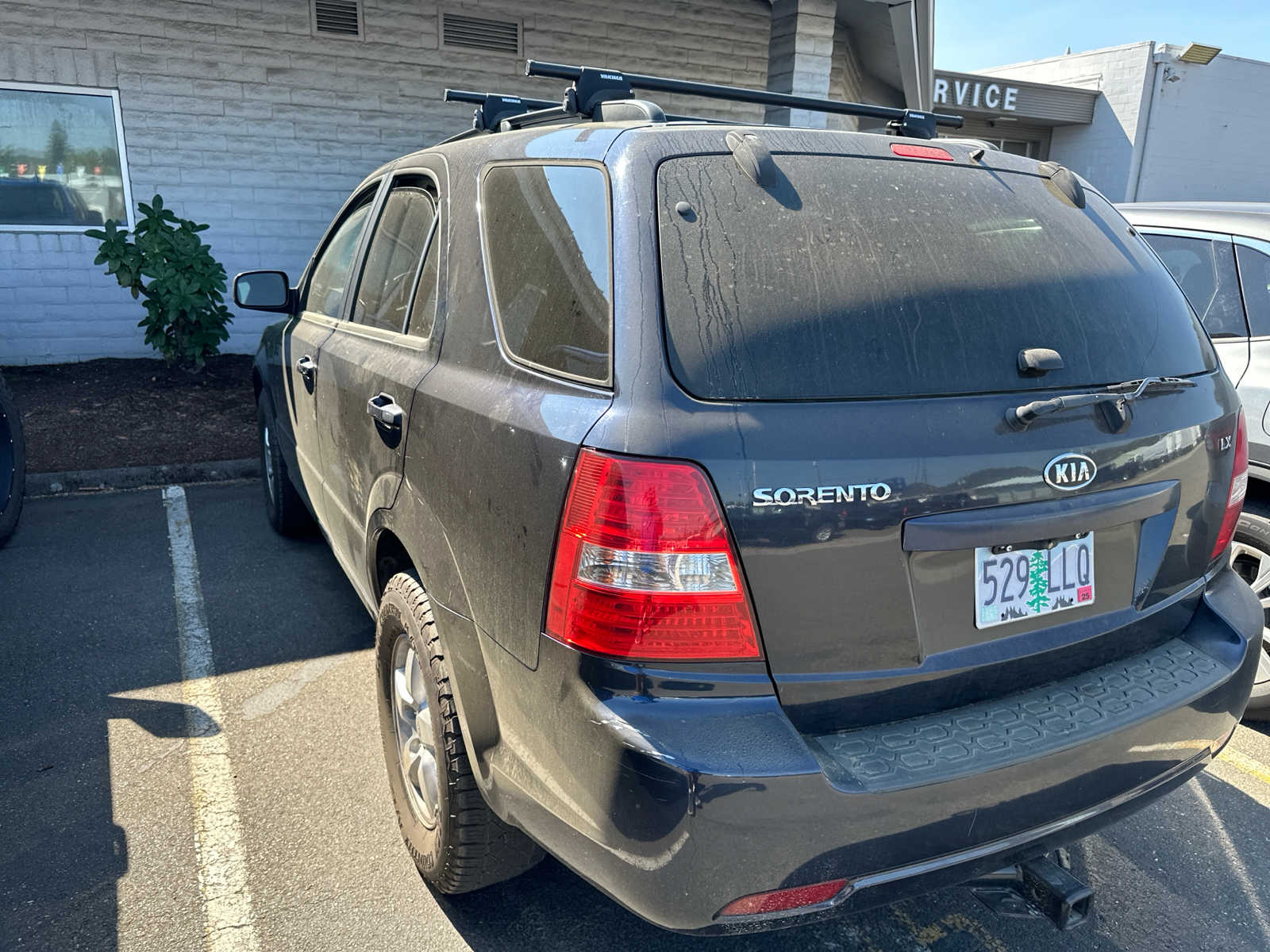 Used 2009 Kia Sorento LX with VIN KNDJC735395878887 for sale in Roseburg, OR