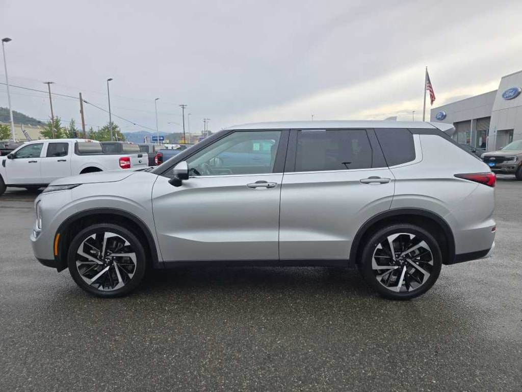 Certified 2024 Mitsubishi Outlander SE SUV