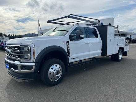 2026 Ford Super Duty F-550 DRW Lariat Truck