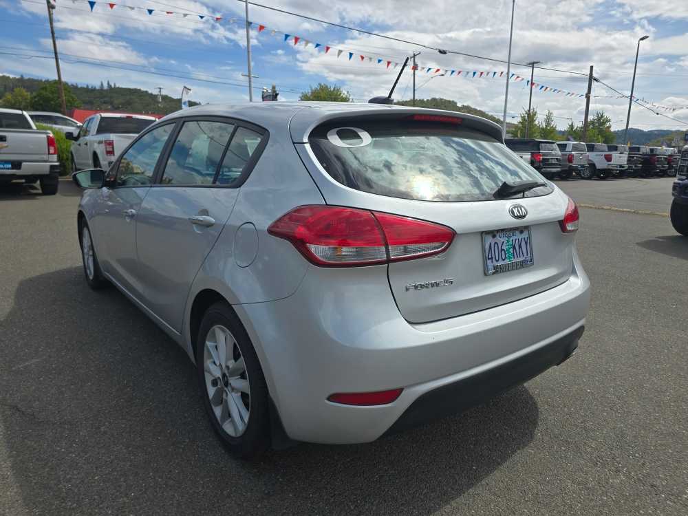 Used 2017 Kia Forte5 LX with VIN KNAFK5A87H5698737 for sale in Roseburg, OR
