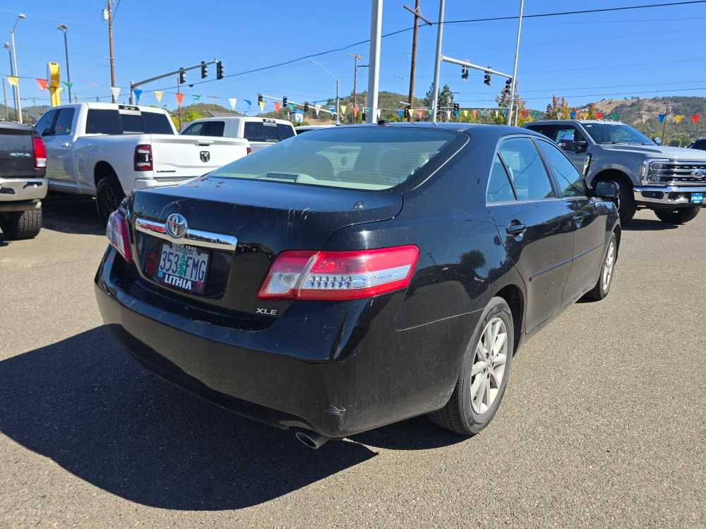 2011 Toyota Camry XLE photo 3