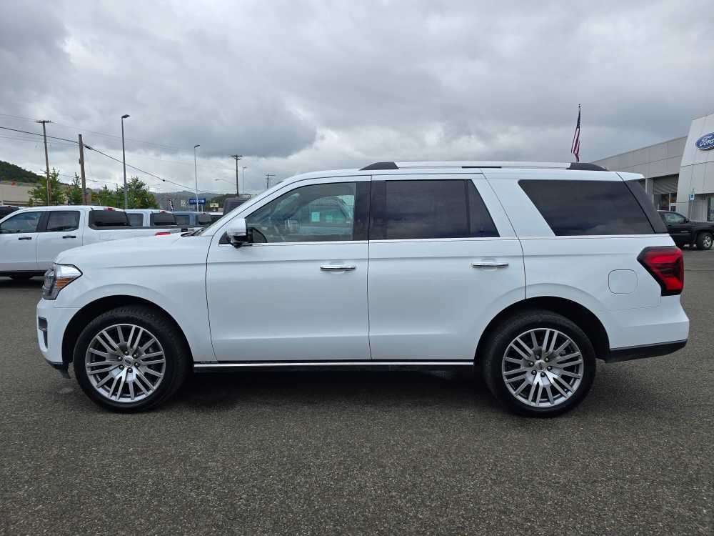 2023 Ford Expedition Limited photo 2