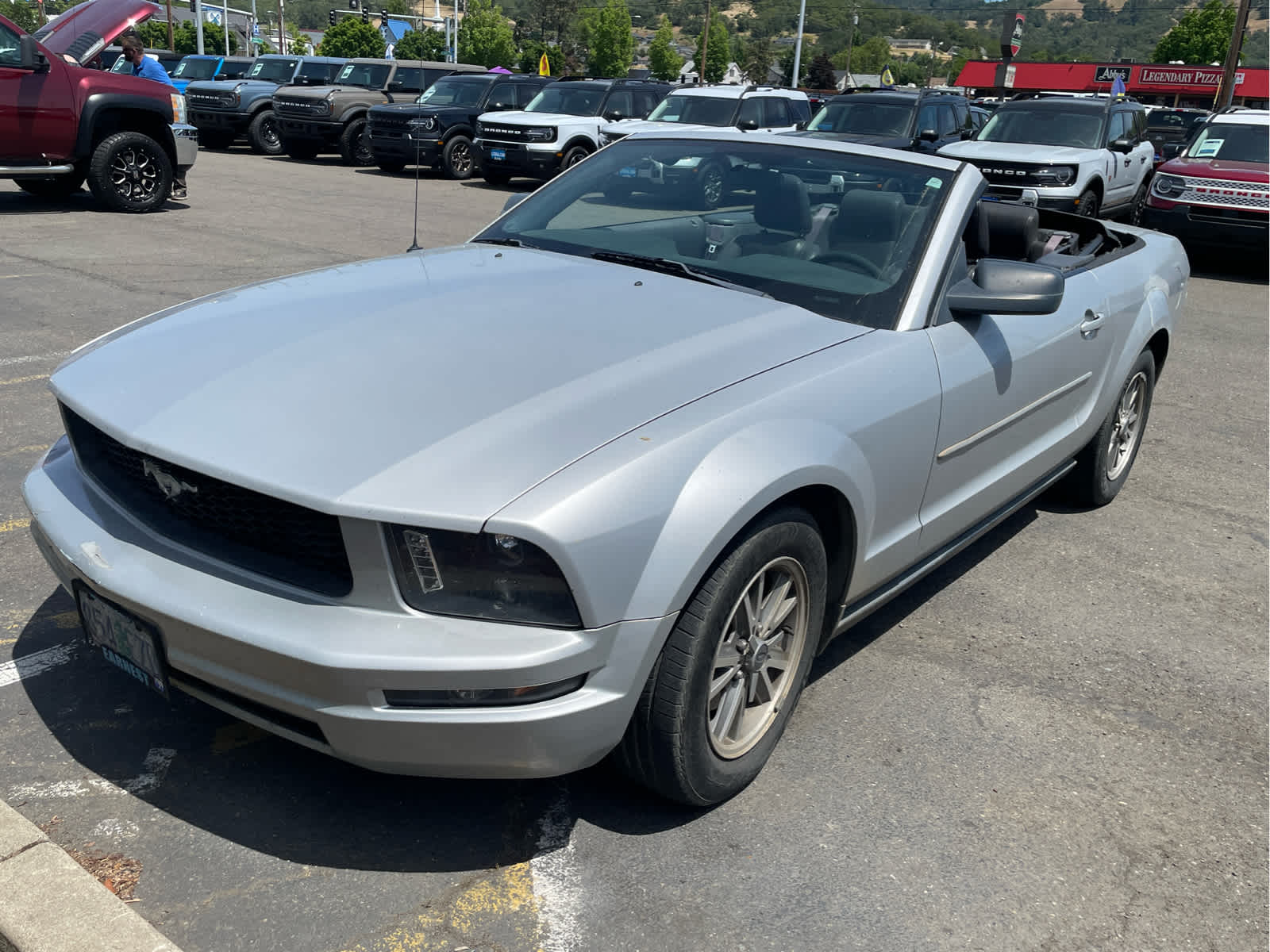 2005 Ford Mustang V6 Premium's photo