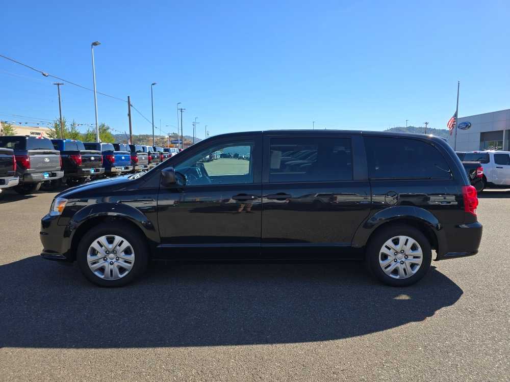 2019 Dodge Grand Caravan SE photo 2