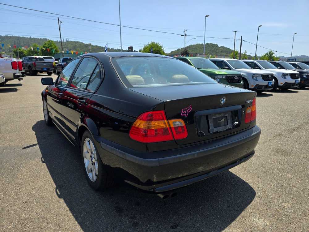 Used 2003 BMW 3 Series 325 with VIN WBAET37433NJ27532 for sale in Roseburg, OR