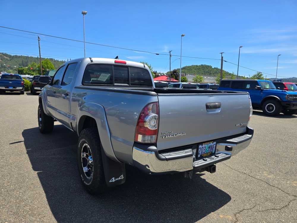 Used 2015 Toyota Tacoma Base with VIN 3TMMU4FNXFM078792 for sale in Roseburg, OR