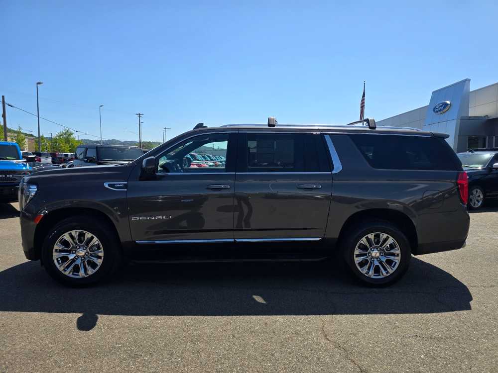 2021 Gmc Yukon XL Denali photo 2