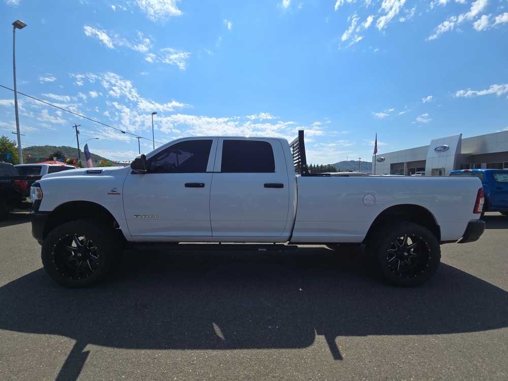2020 Ram 3500 Tradesman photo 2