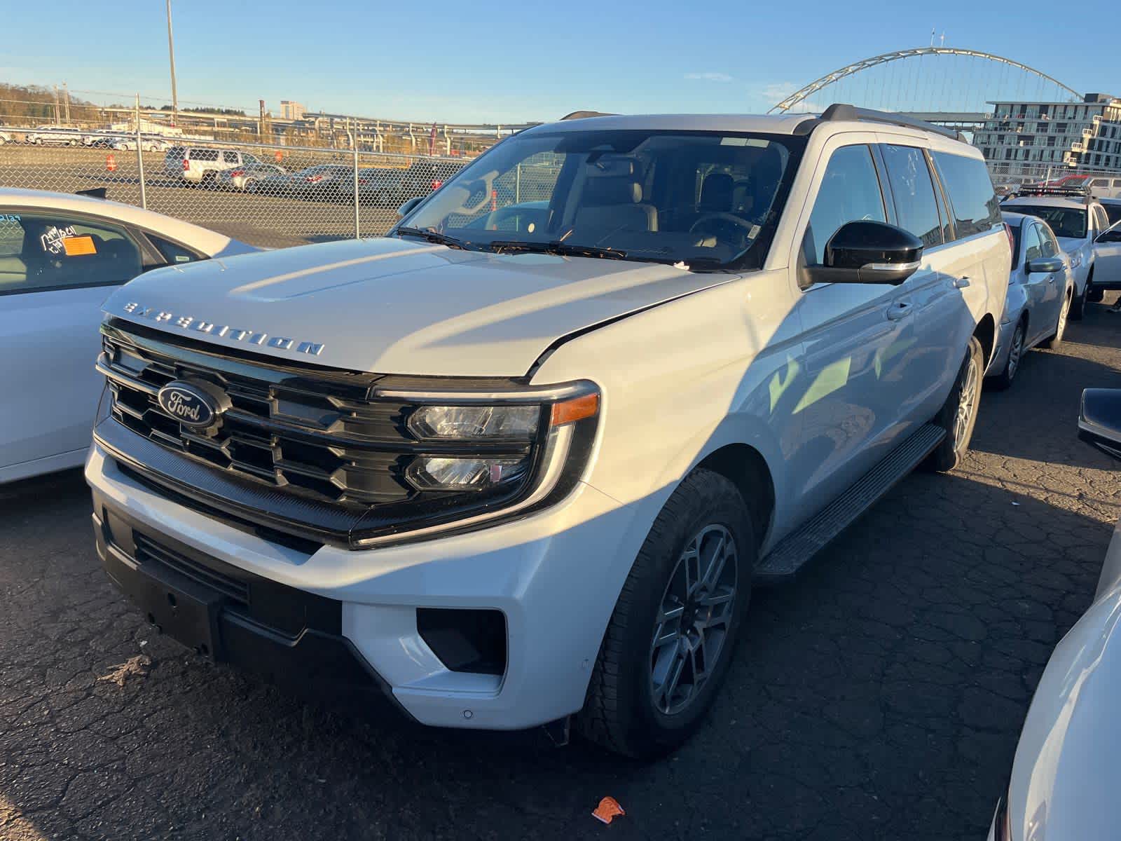 2025 Ford Expedition Active's photo