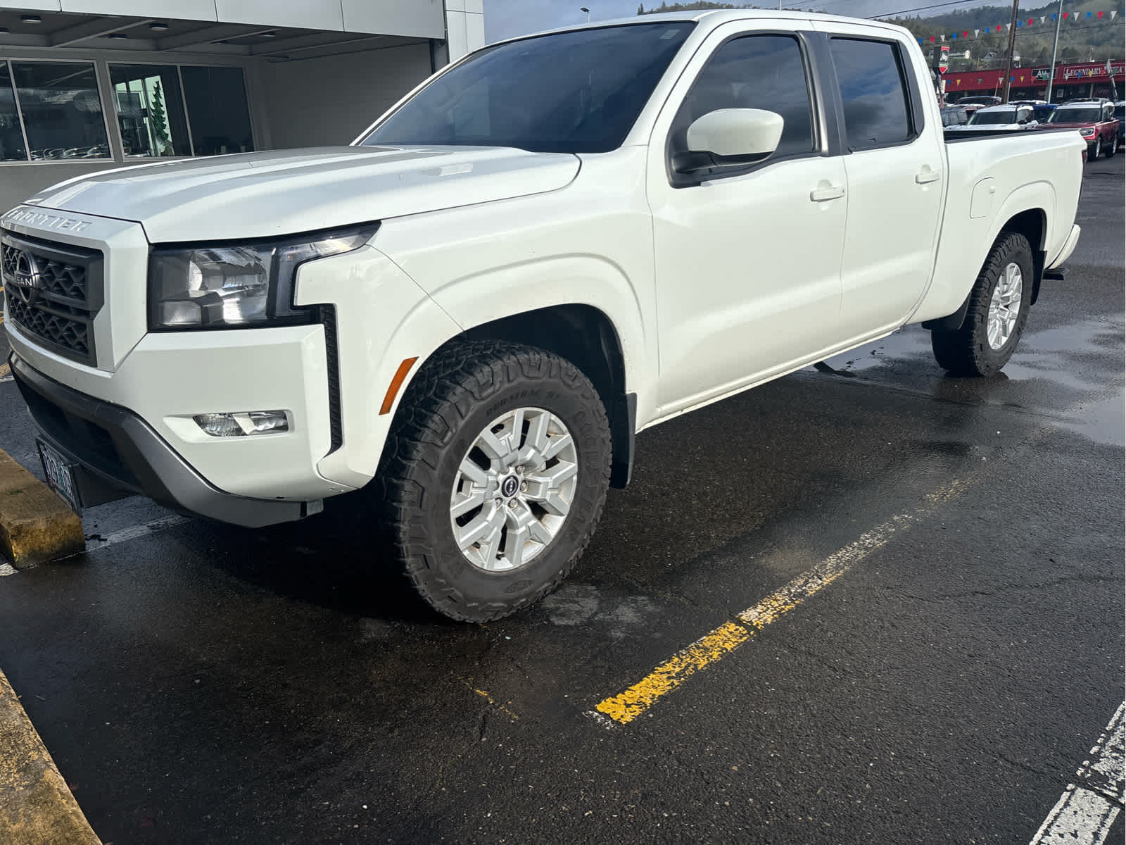 2022 Nissan Frontier SV's photo
