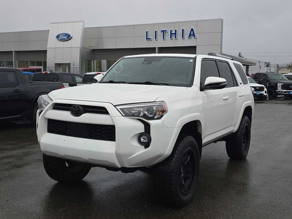 2022 Toyota 4Runner SR5 Premium's photo