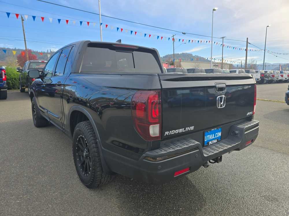 2017 Honda Ridgeline Black Edition photo 2