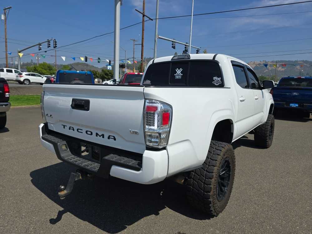 2017 Toyota Tacoma SR5 photo 3