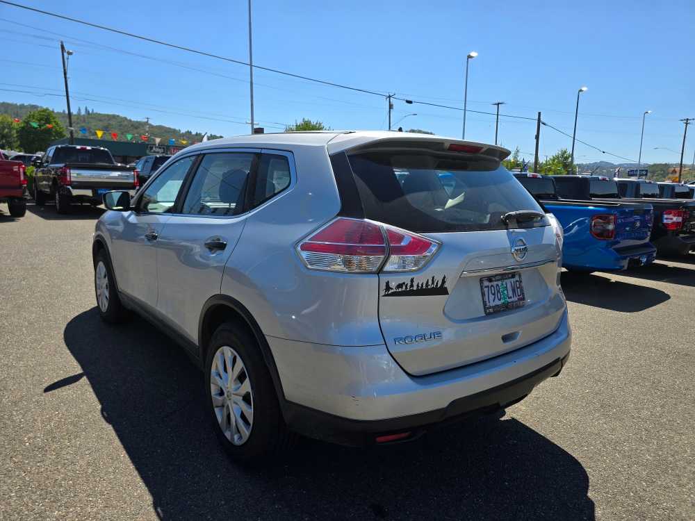 Used 2016 Nissan Rogue S with VIN JN8AT2MT7GW009950 for sale in Roseburg, OR