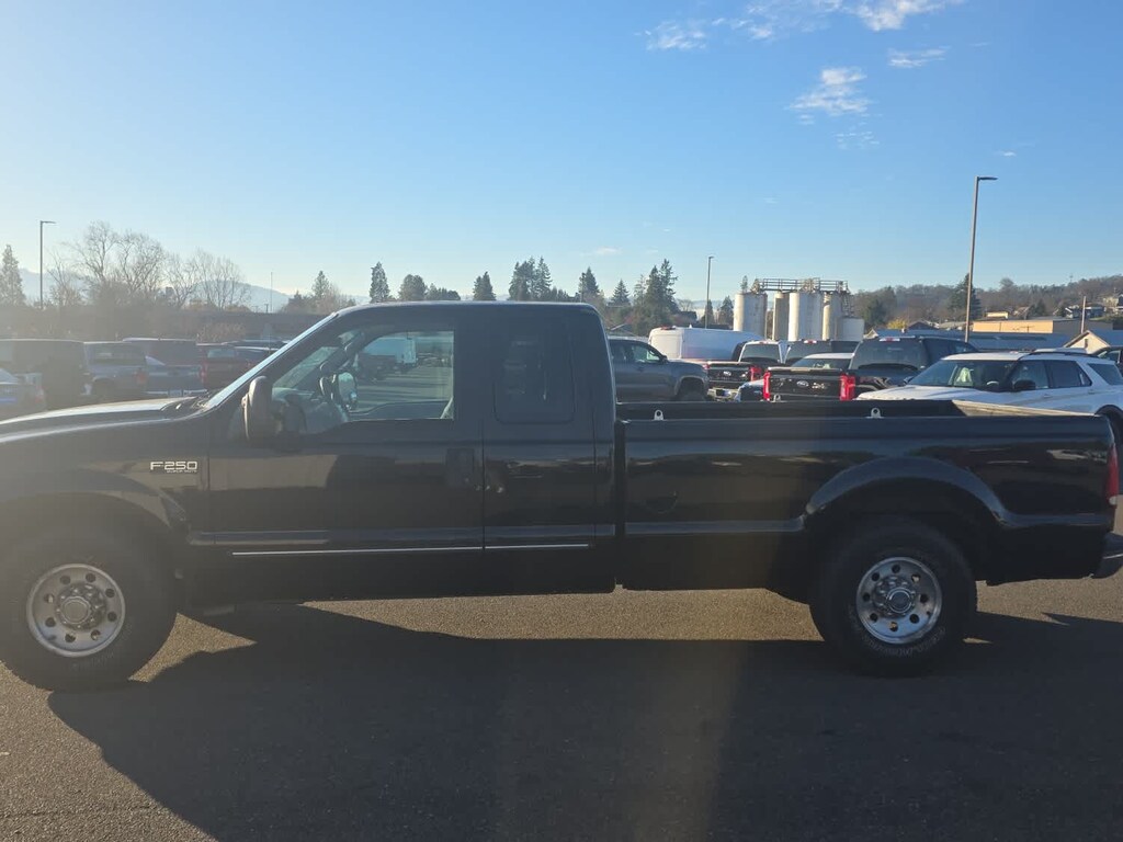 Used 2000 Ford F-250 XL Truck Super Cab