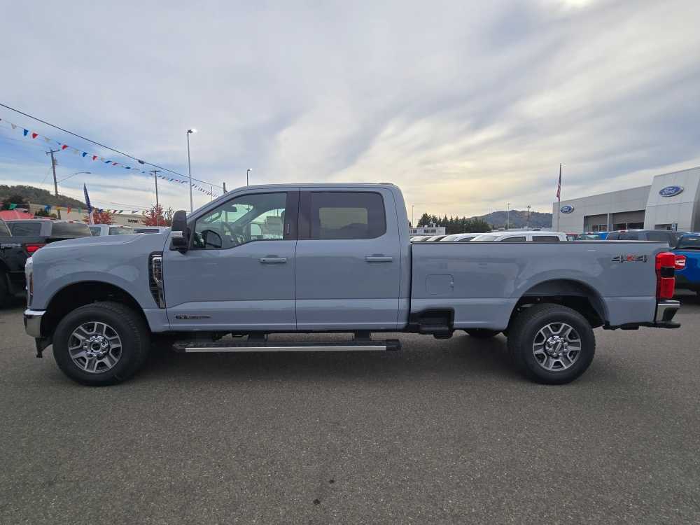 2026 Ford F-250 Super Duty Lariat - Photo 2