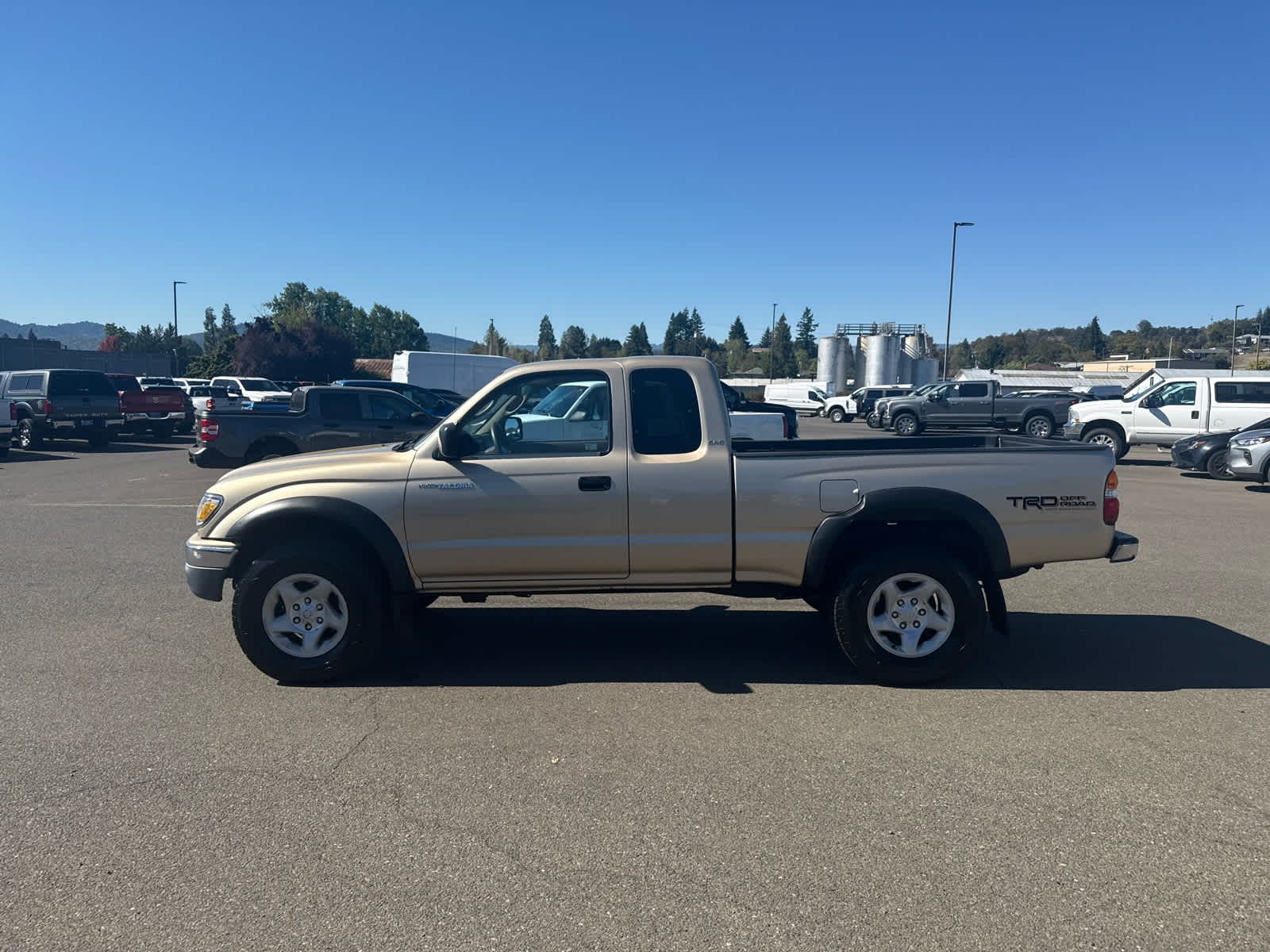 2002 Toyota Tacoma XtraCab photo 2