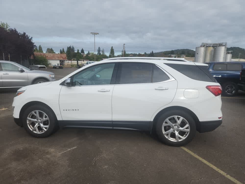 Used 2018 Chevrolet Equinox Premier with VIN 3GNAXXEU8JS561911 for sale in Roseburg, OR