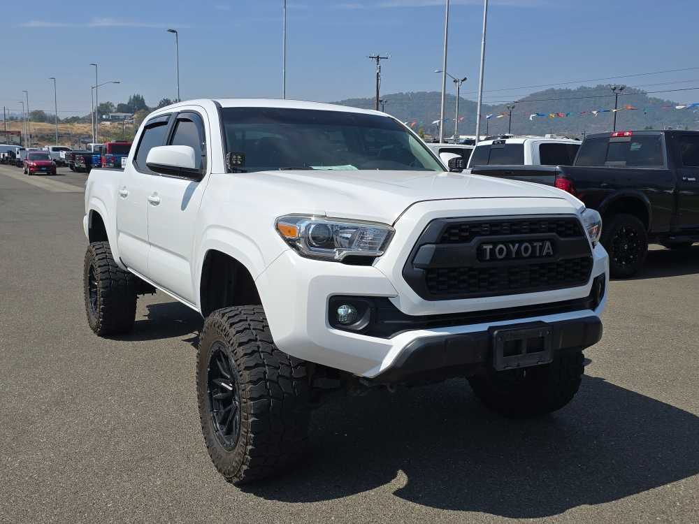 2017 Toyota Tacoma SR5 photo 4