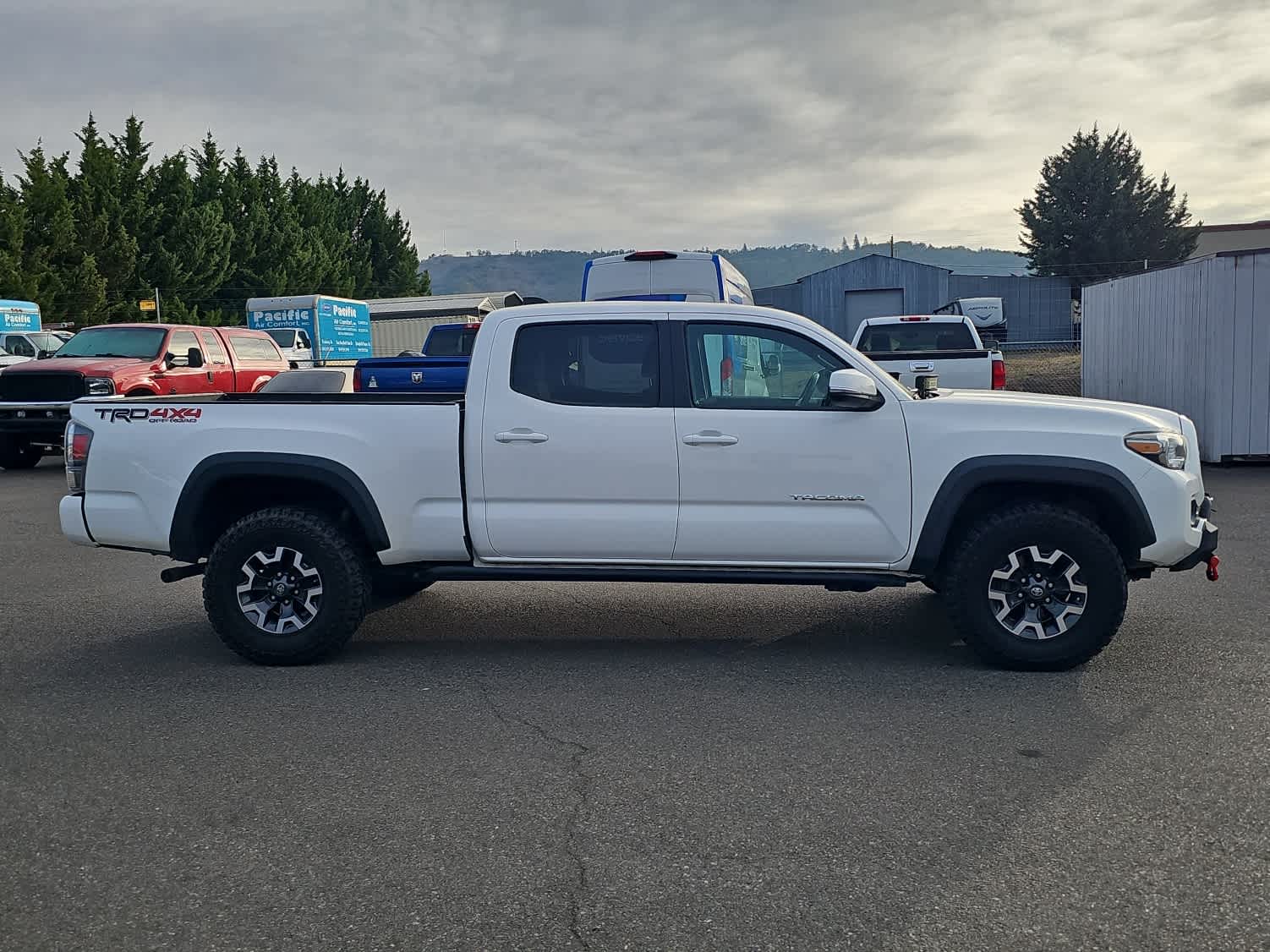 2020 Toyota Tacoma TRD Double Cab photo 2