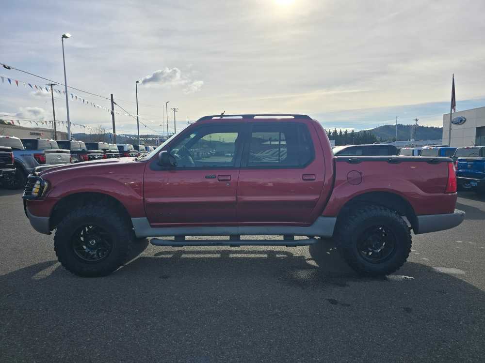 2002 Ford Explorer Sport Trac photo 2