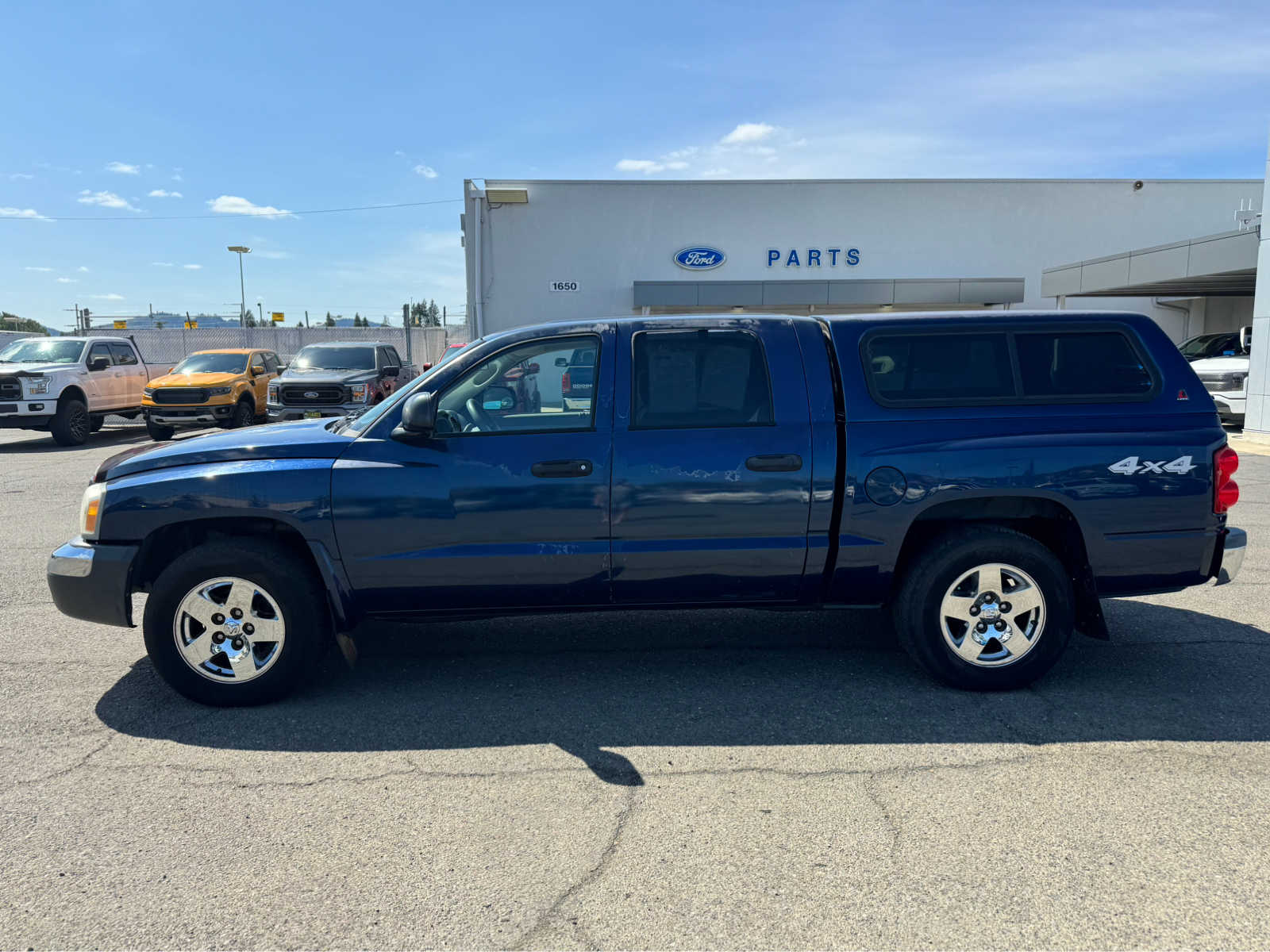 Used 2005 Dodge Dakota SLT with VIN 1D7HW48NX5S275935 for sale in Roseburg, OR