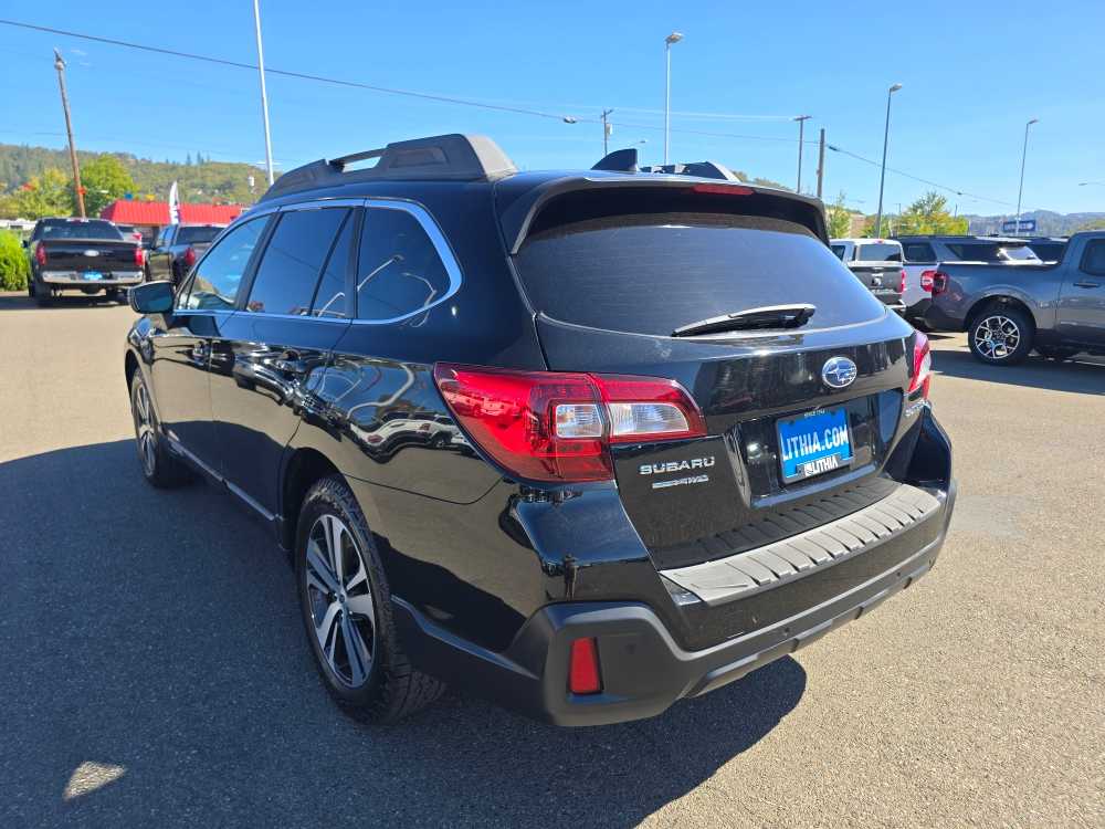 2018 Subaru Outback Limited photo 3