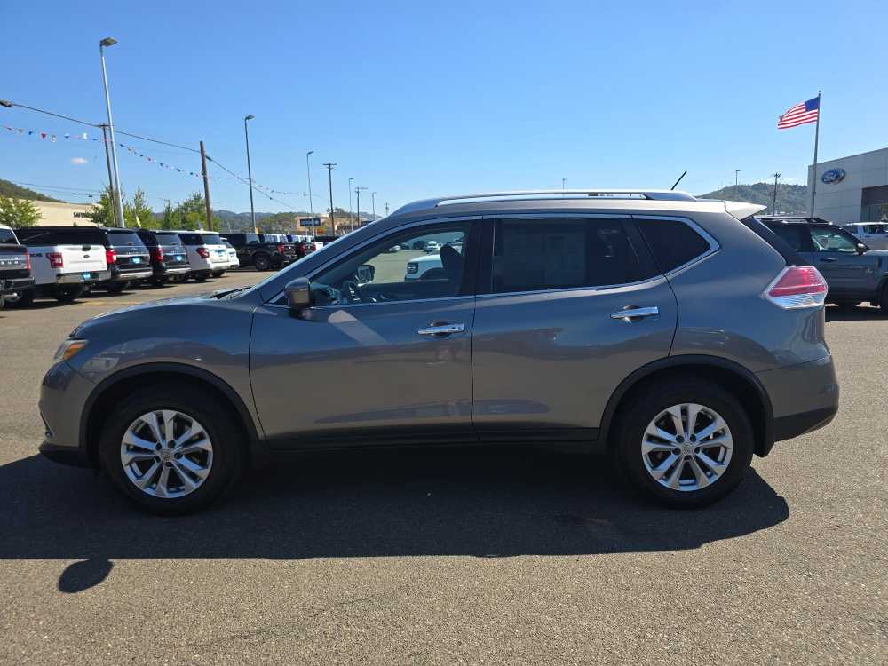 Used 2016 Nissan Rogue SV with VIN KNMAT2MV4GP594073 for sale in Roseburg, OR