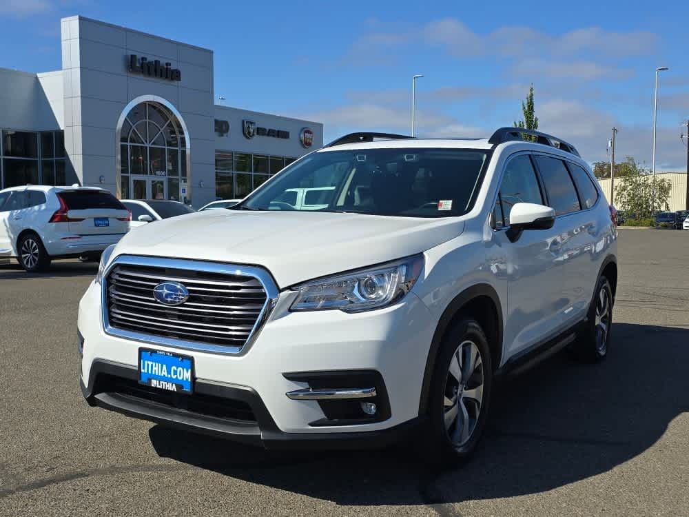 2022 Subaru Ascent Touring's photo