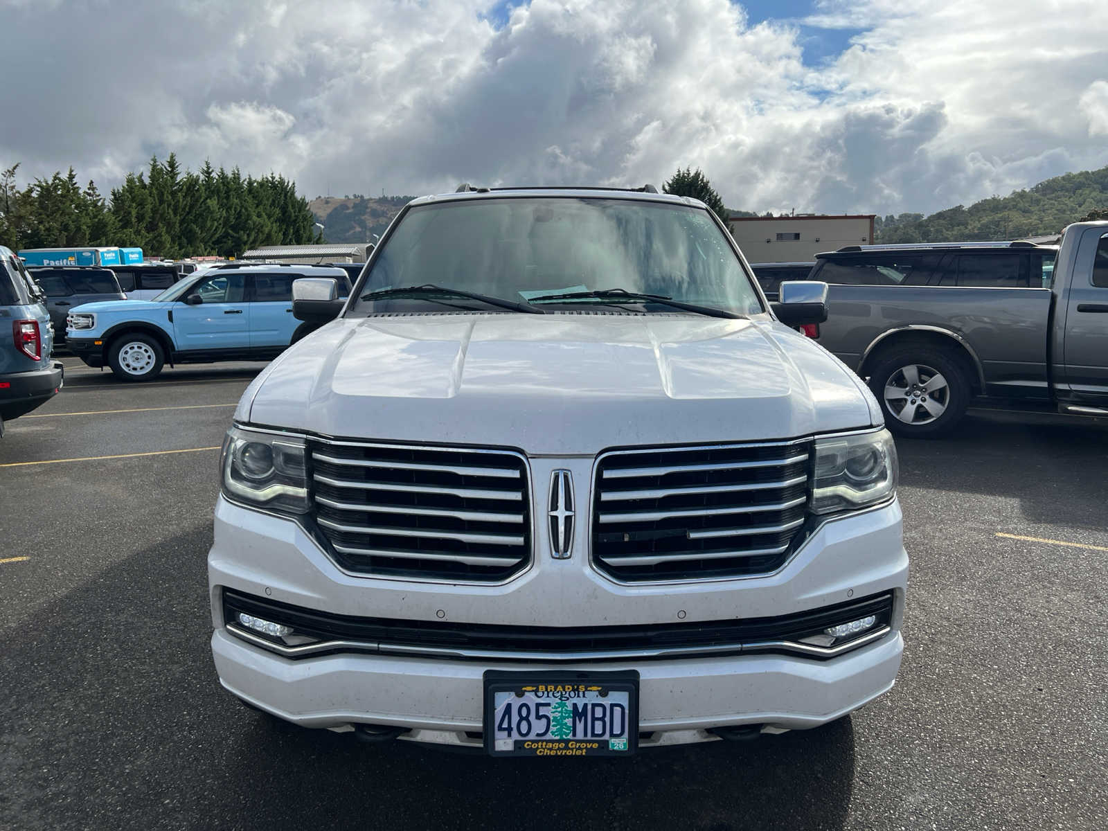 Used 2015 Lincoln Navigator Base with VIN 5LMJJ2JT8FEJ03208 for sale in Roseburg, OR